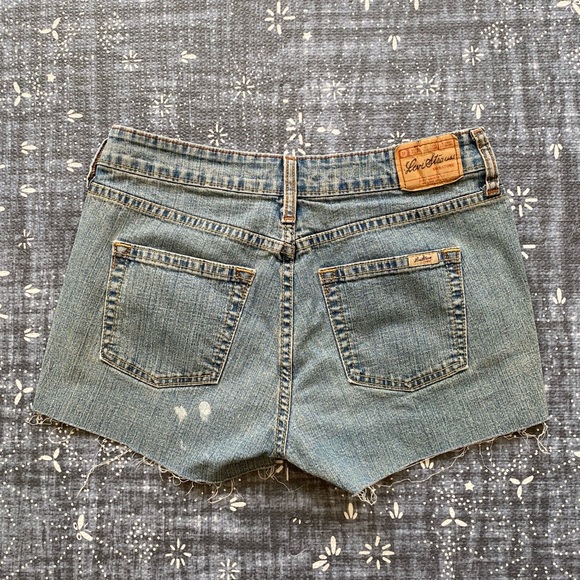 Levi's High Rise Cutoffs 29 - Picture 2 of 2